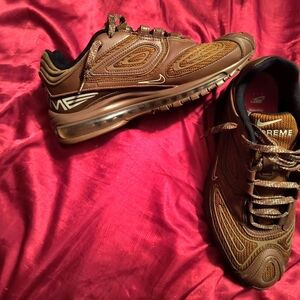 Supreme Air Max